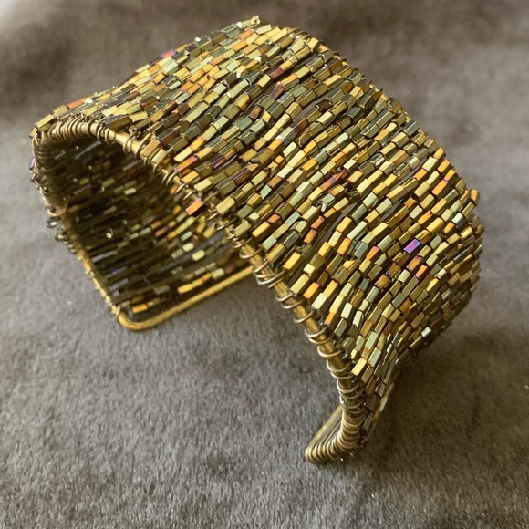 3/$10 🔆 Iridescent Beaded Cuff Braclet - Picture 4 of 8